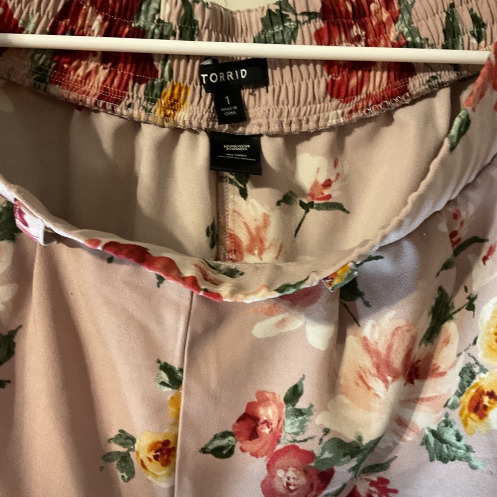 Torrid Floral Wide-Leg Pants - Blush Pink - Picture 3 of 7
